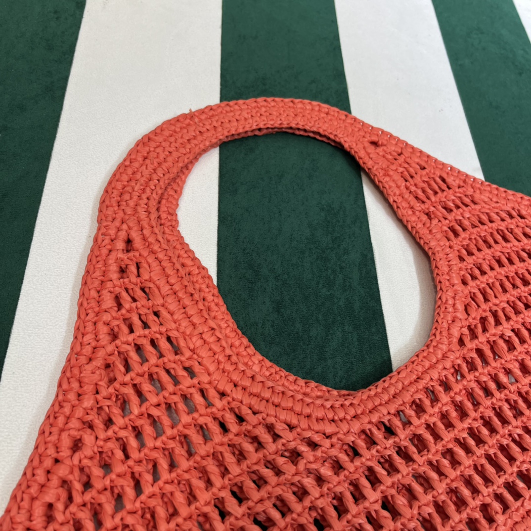 Pra*a crochet tote bag