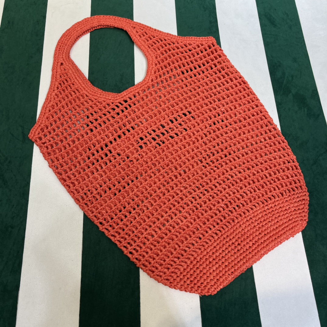 Pra*a crochet tote bag