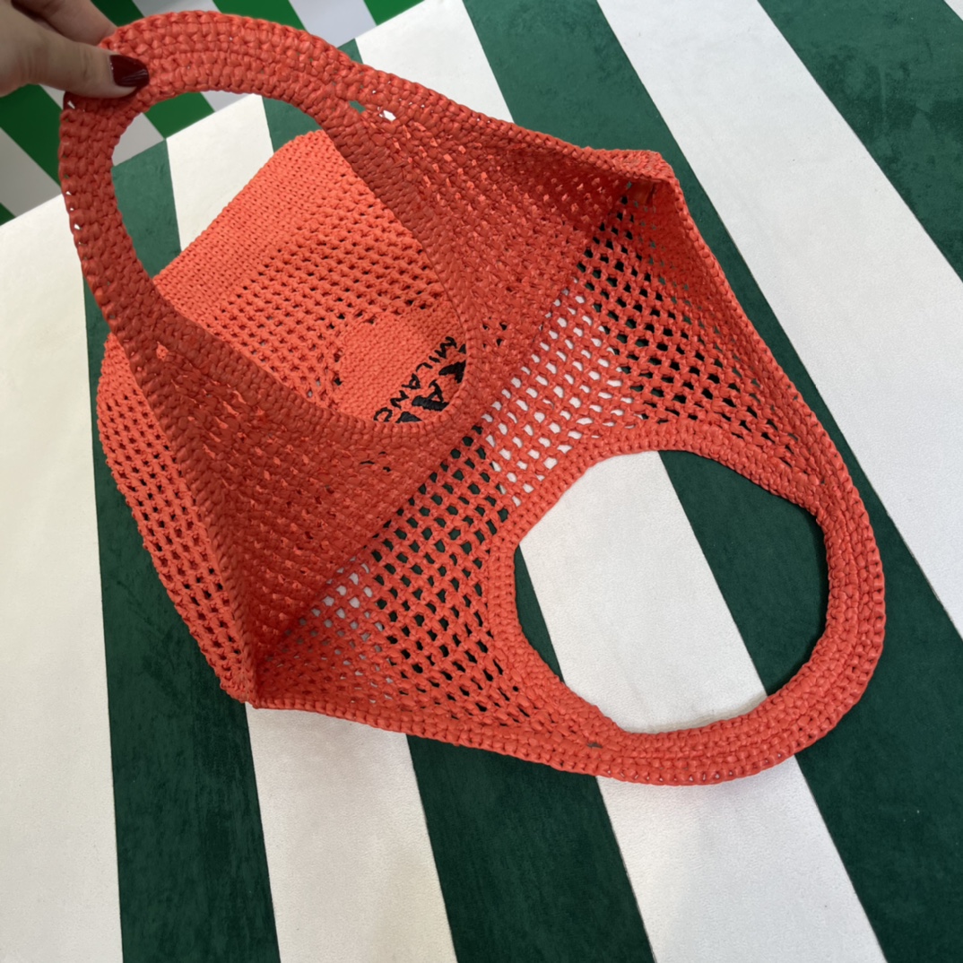 Pra*a crochet tote bag