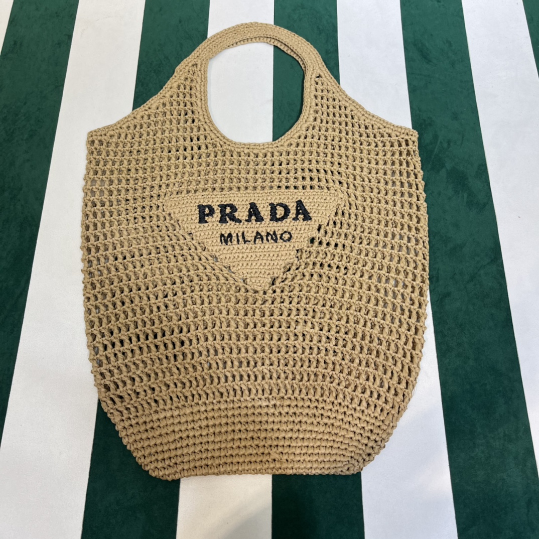 Pra*a crochet tote bag