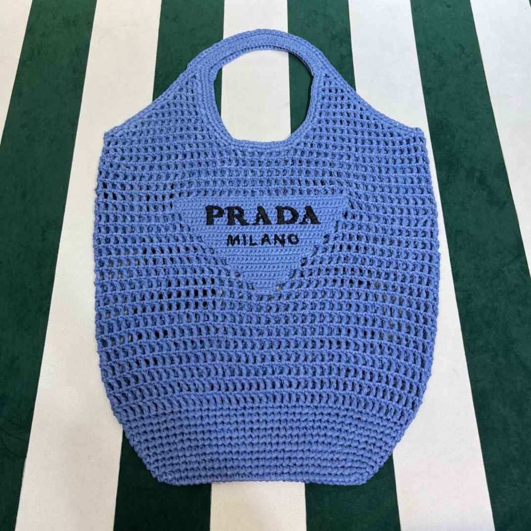Pra*a crochet tote bag