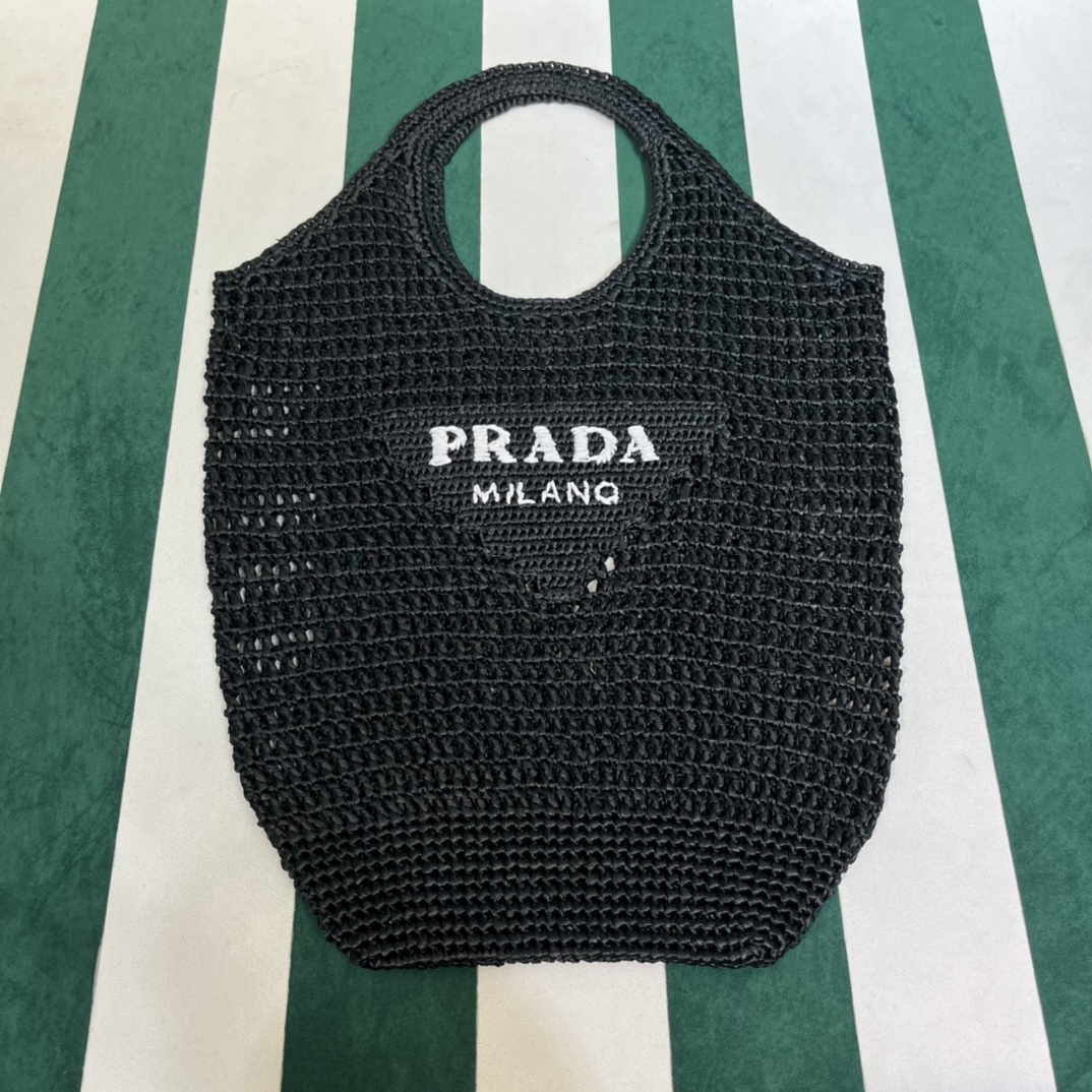 Pra*a crochet tote bag