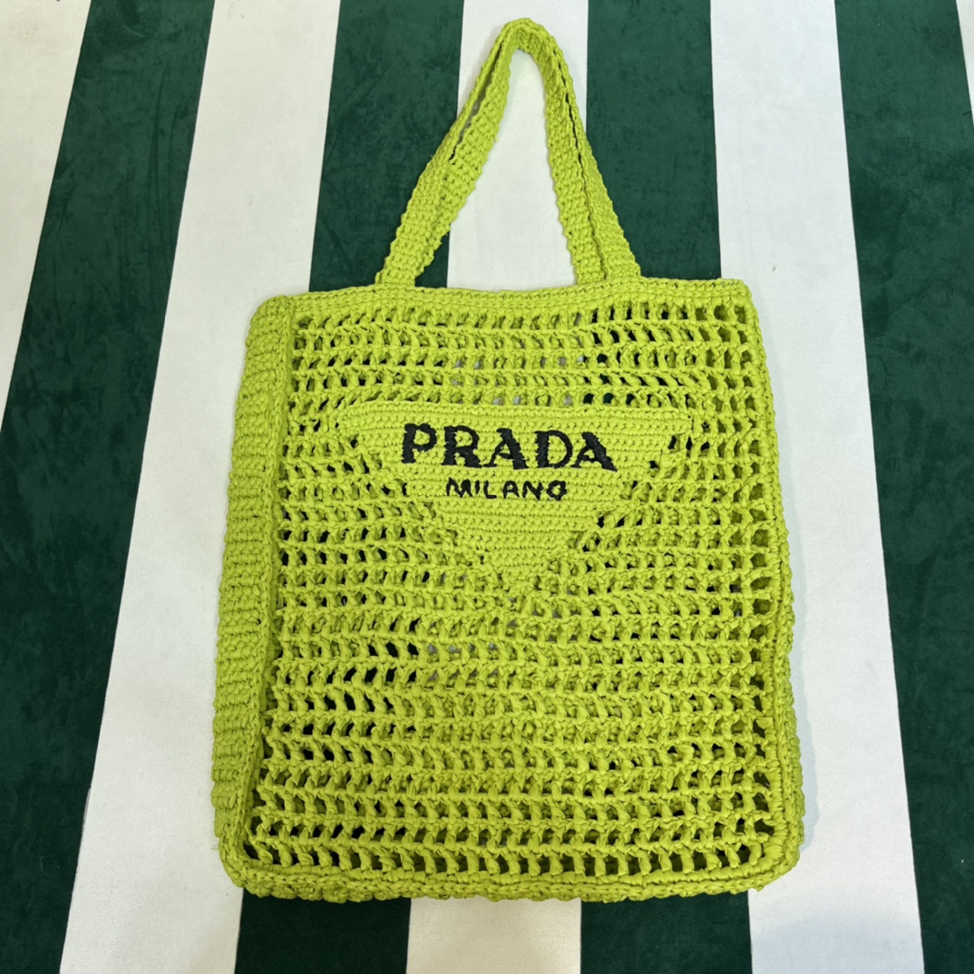 Pra*a crochet tote bag