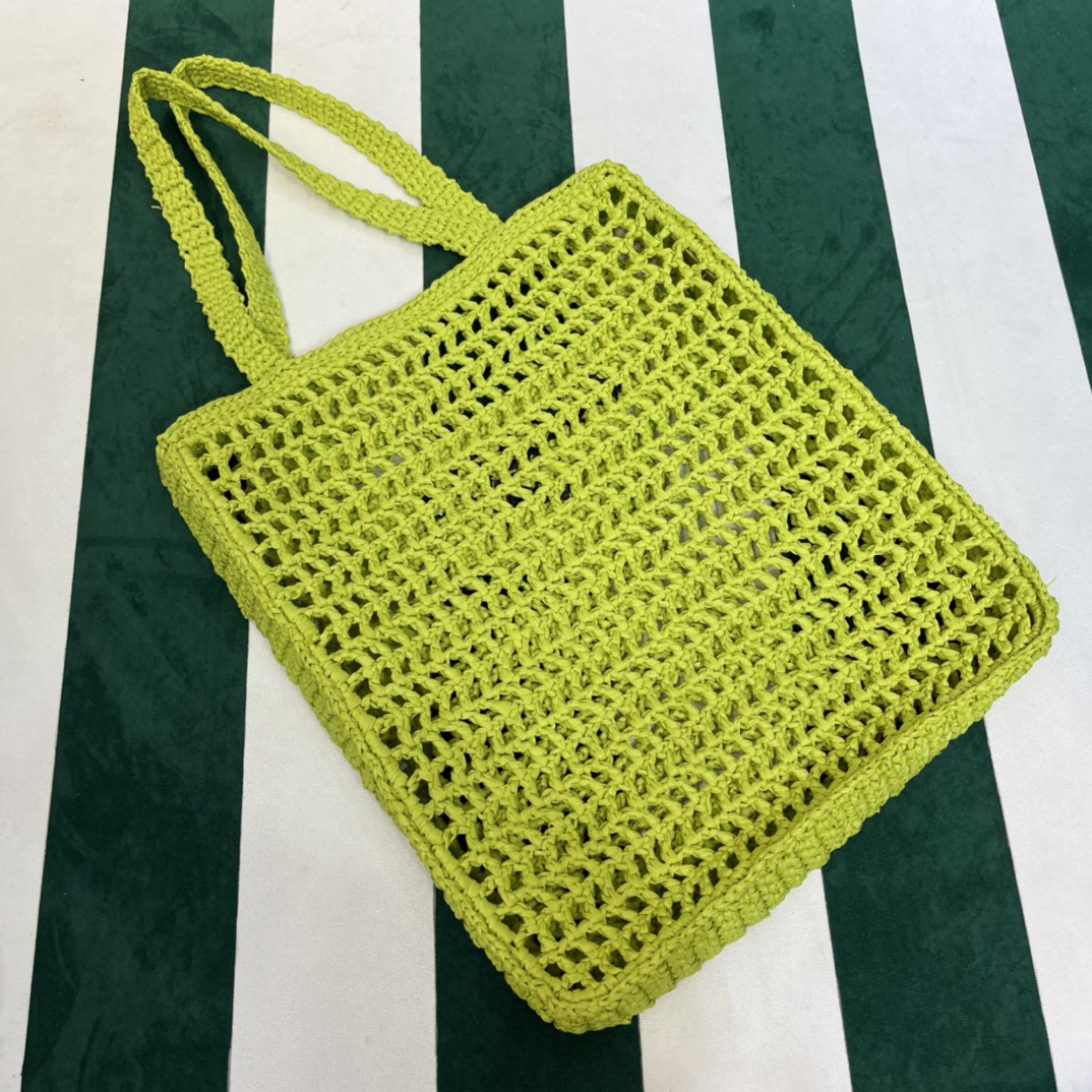 Pra*a crochet tote bag