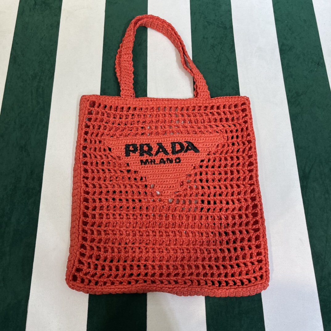 Pra*a crochet tote bag
