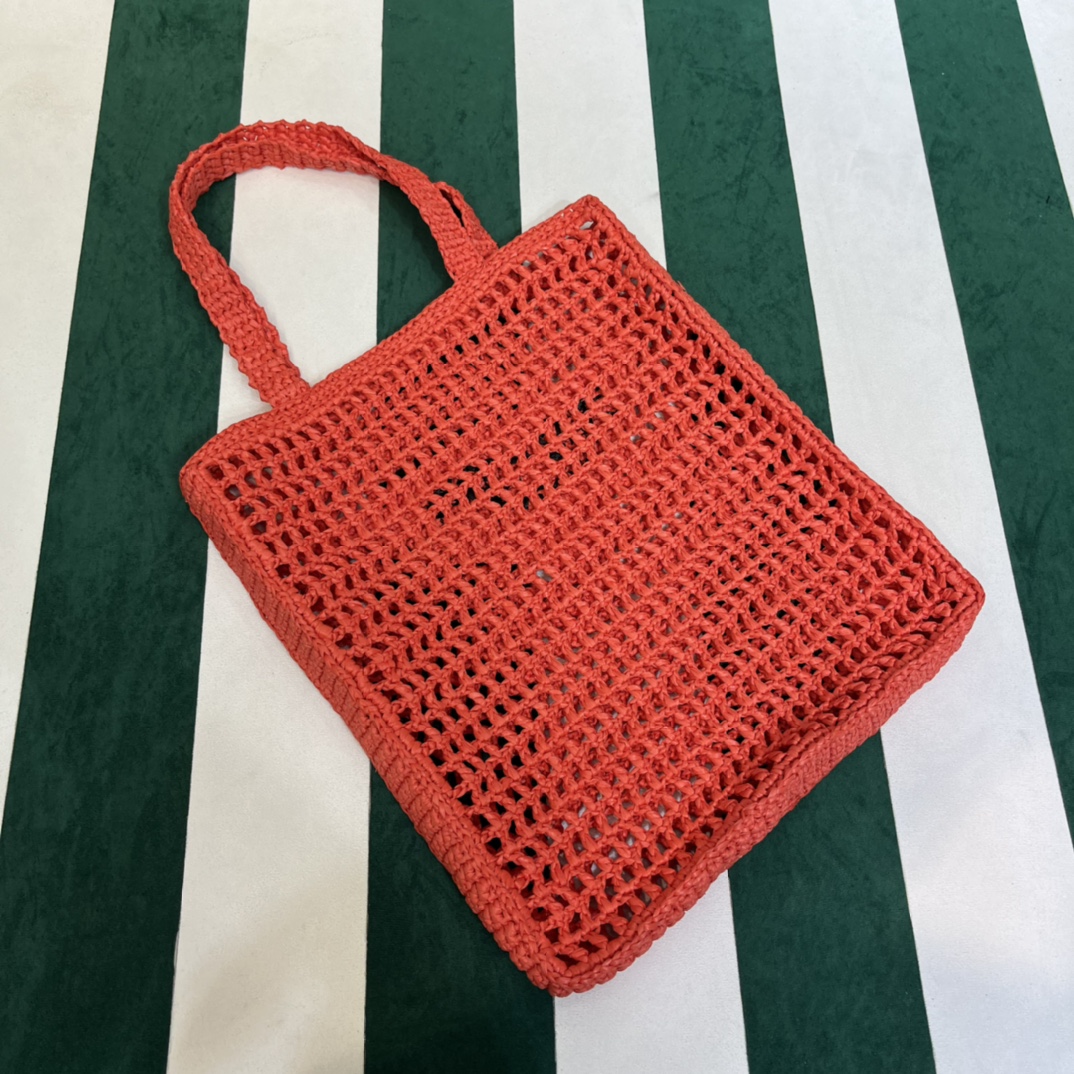Pra*a crochet tote bag