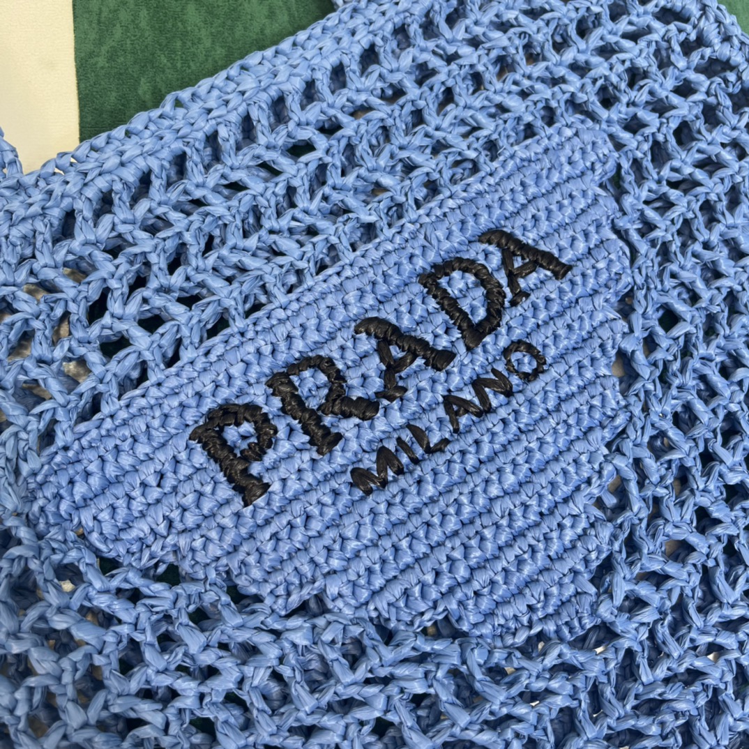Pra*a crochet tote bag