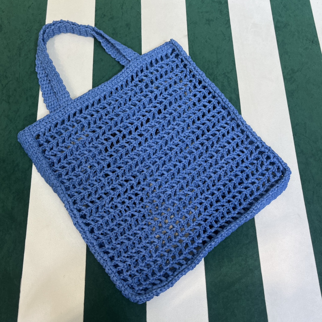 Pra*a crochet tote bag