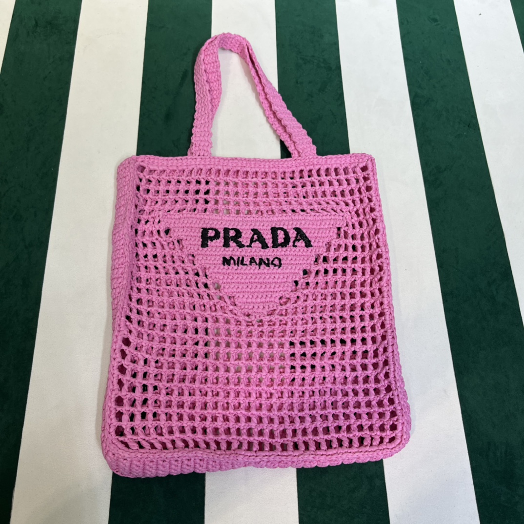 Pra*a crochet tote bag