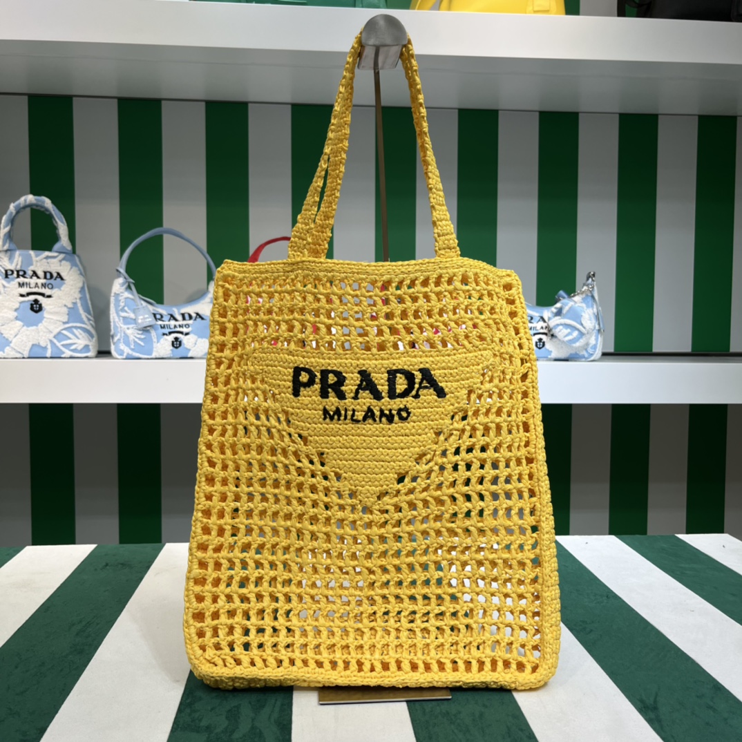 Pra*a crochet tote bag