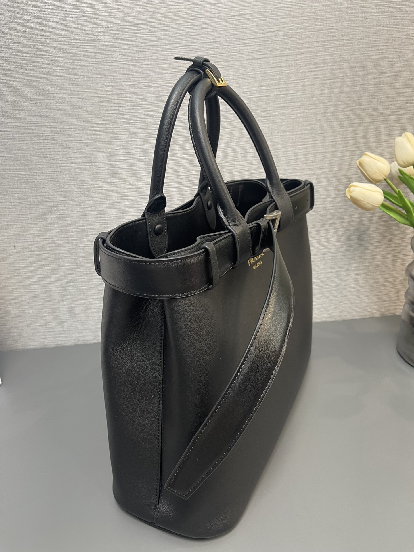 Pra*a buckle large leather handbag with belt