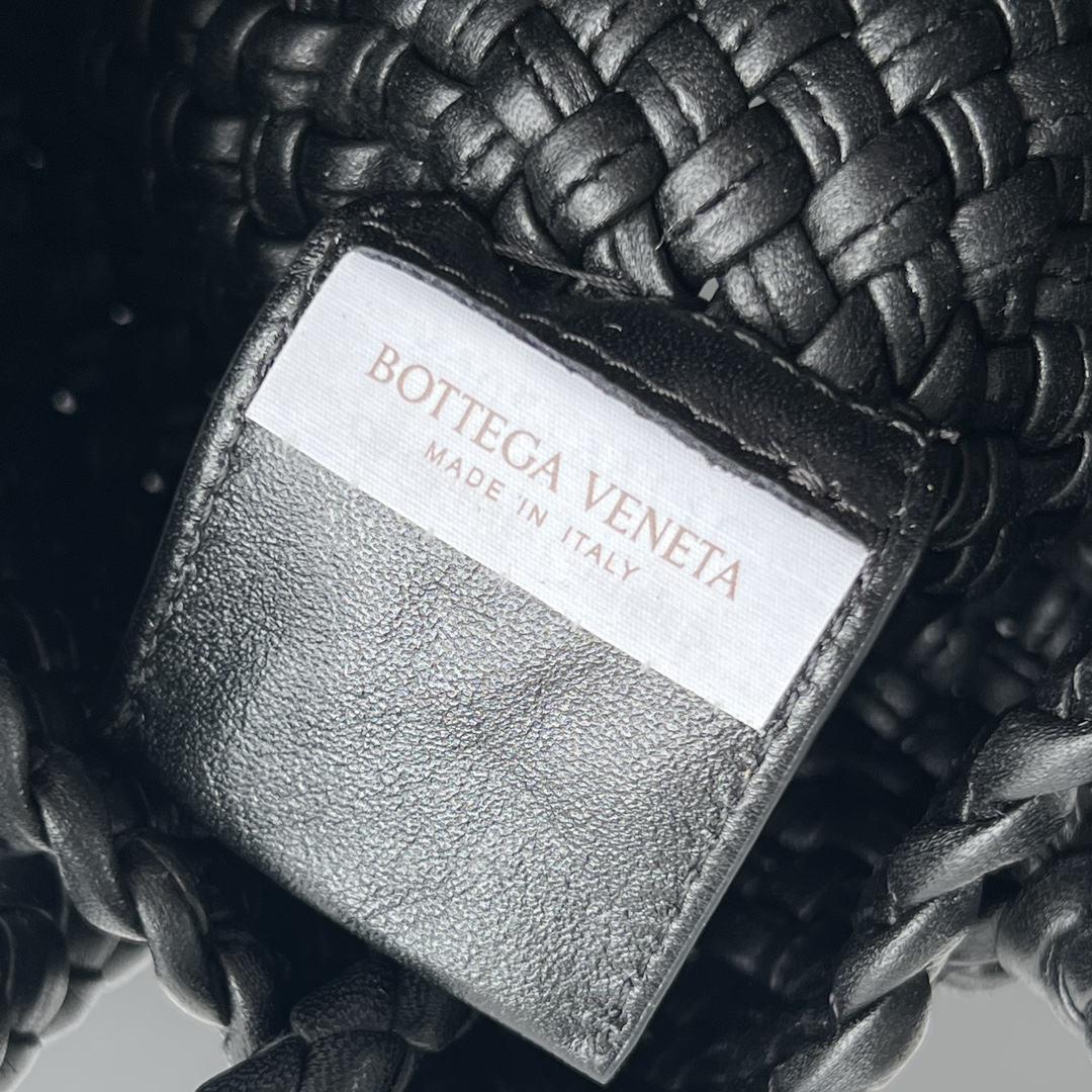 bo*te*ga Ve*ne*ta bv mini tosca