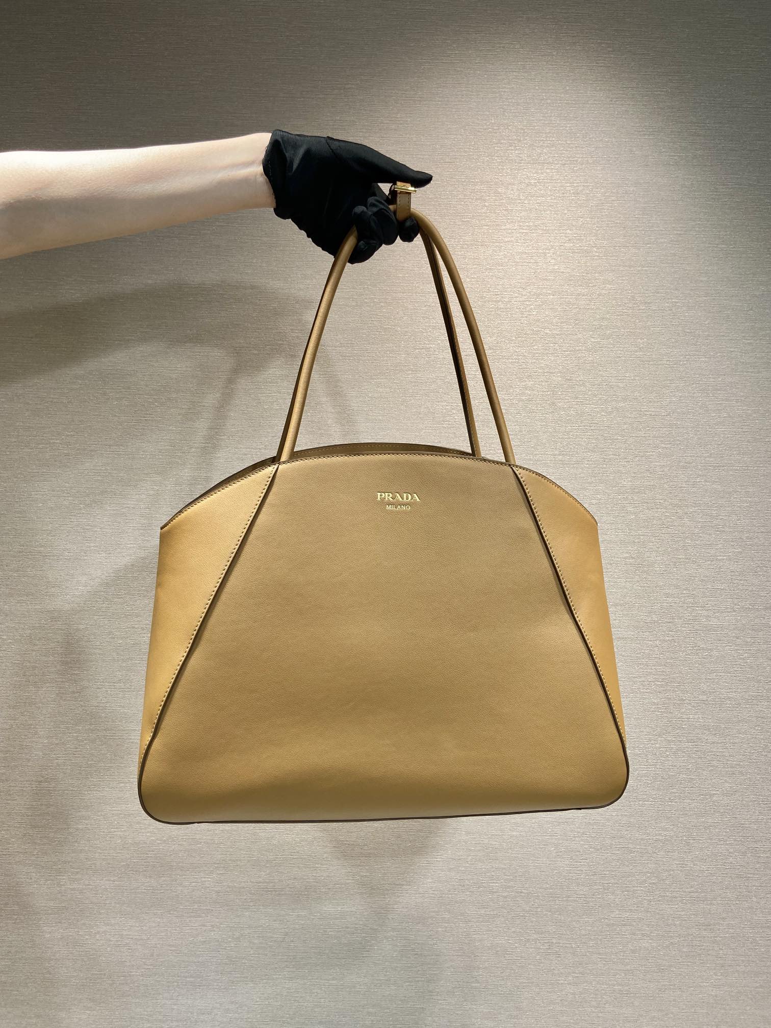 Pra*a large leather tote bag