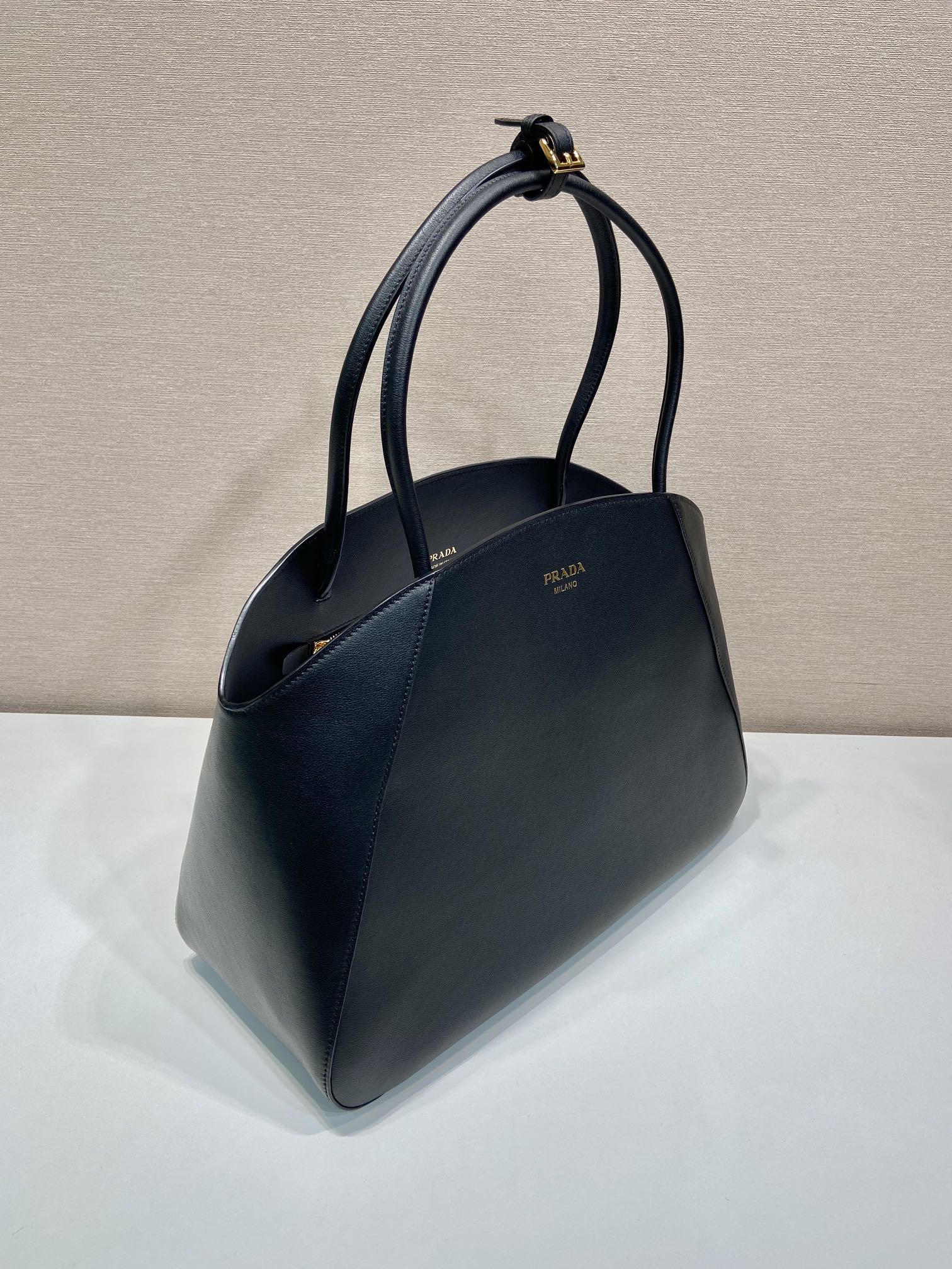 Pra*a large leather tote bag