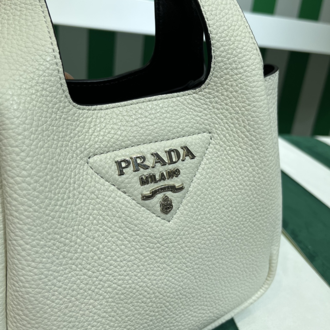Pra*a leather mini bag