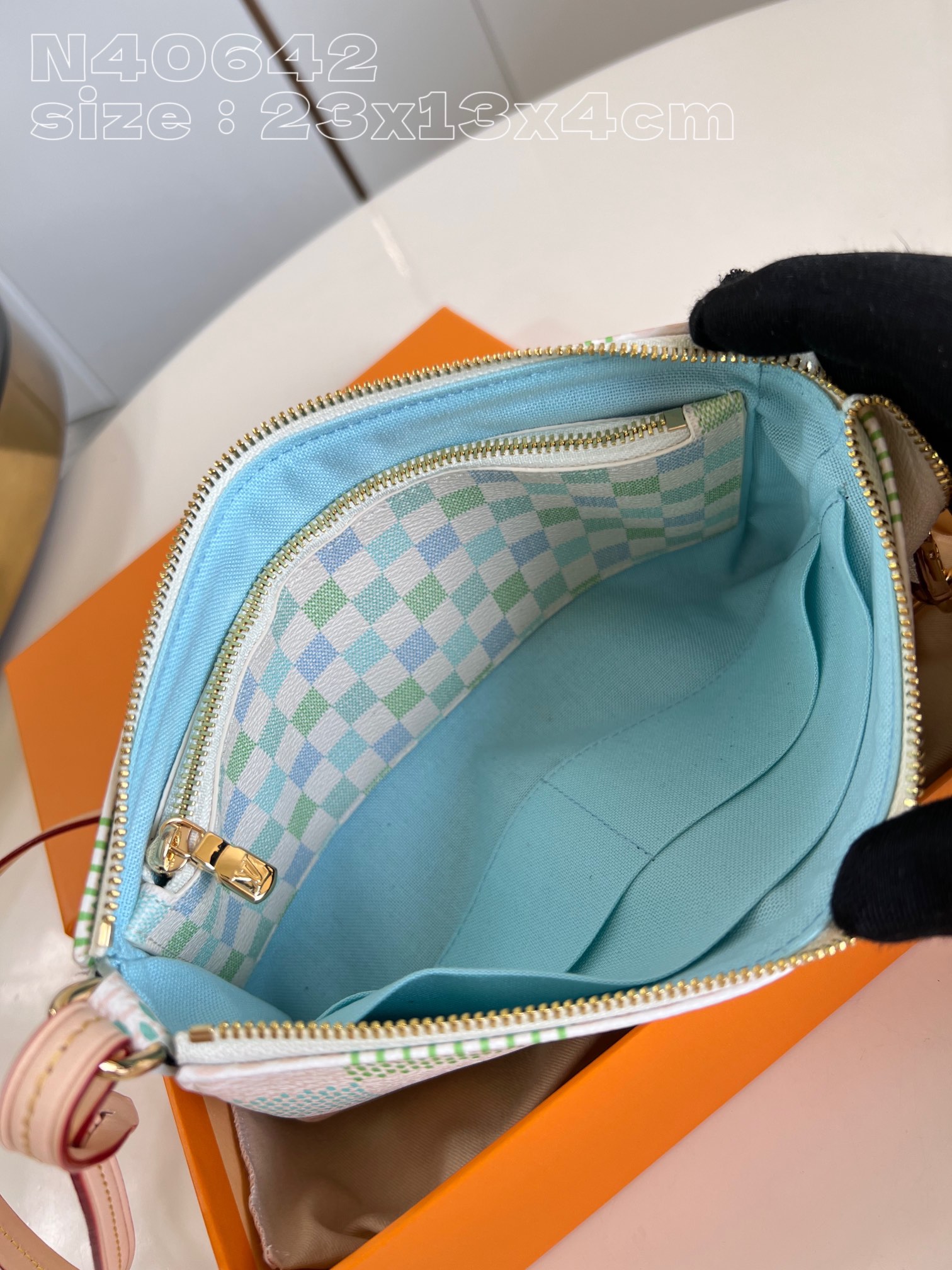 l**is V*t*n pochette accessoires