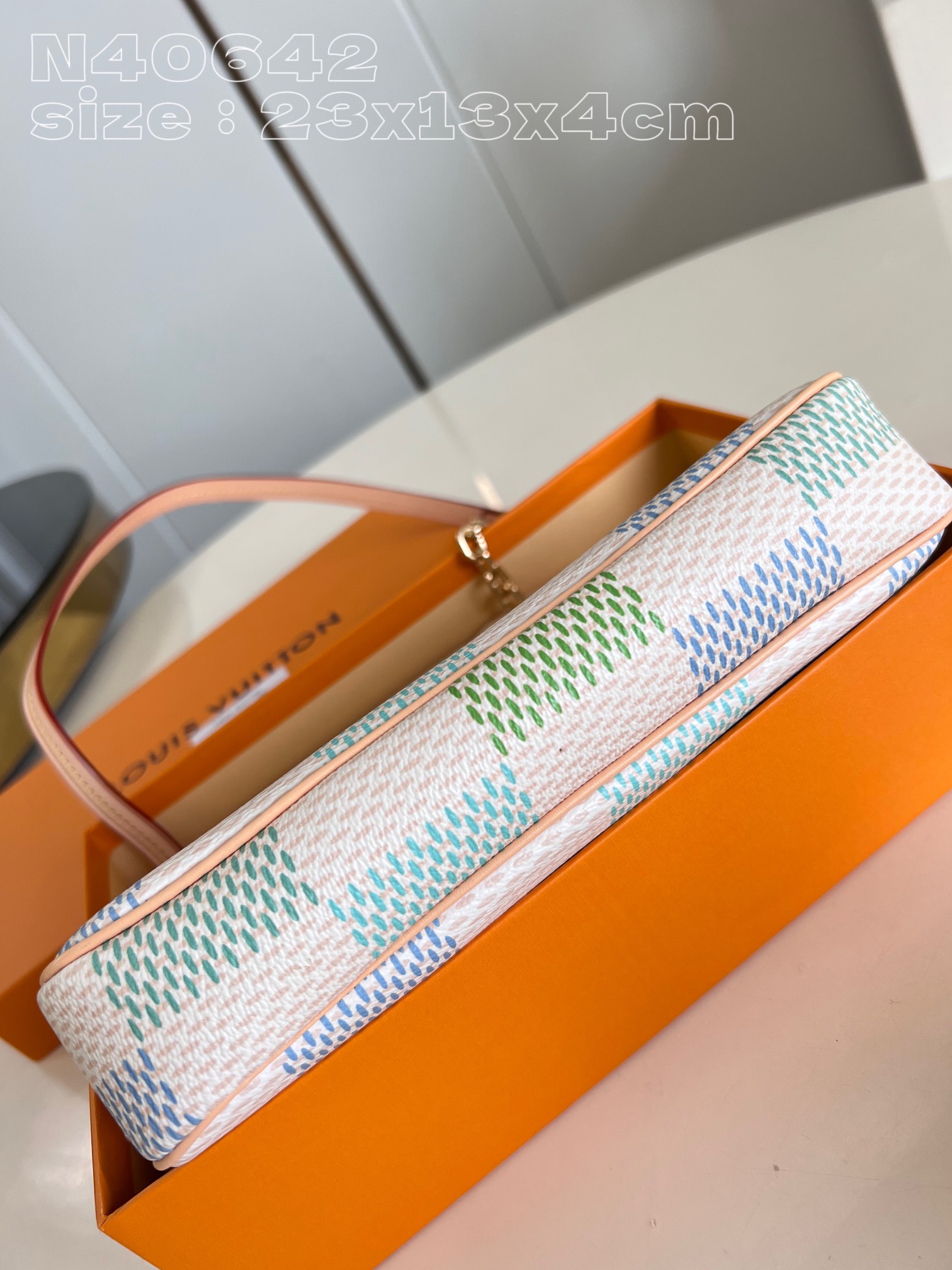 l**is V*t*n pochette accessoires