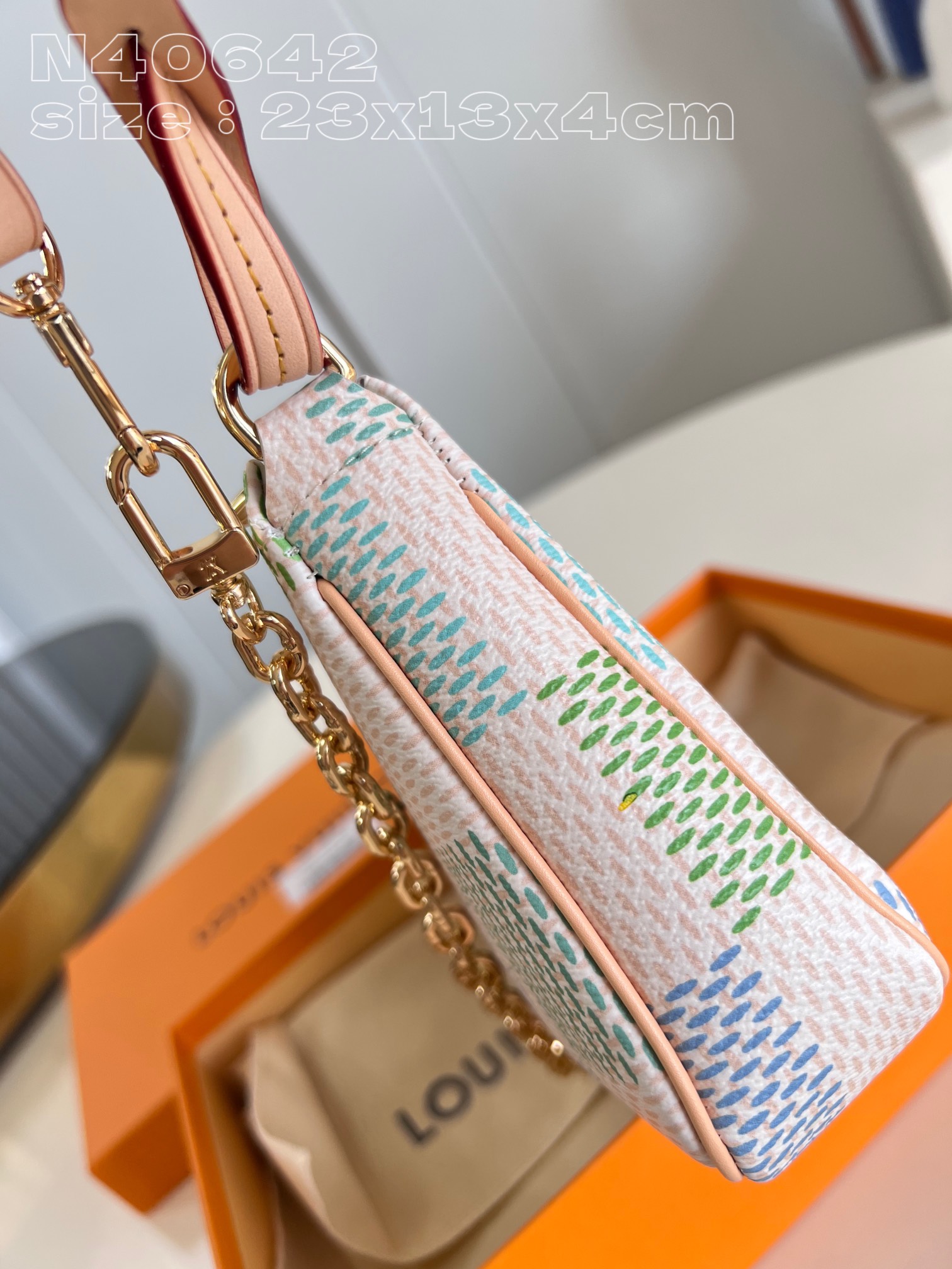 l**is V*t*n pochette accessoires