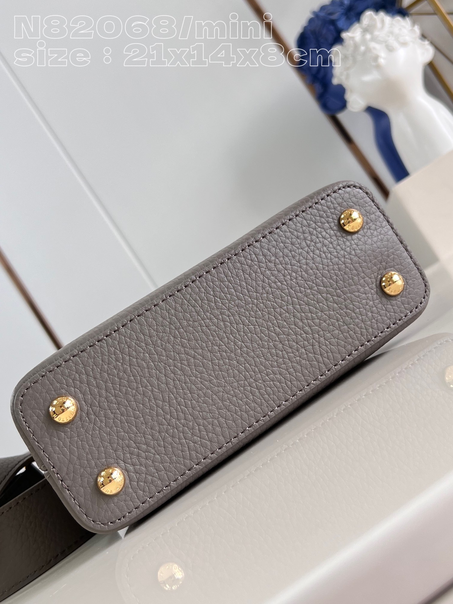 l**is V*t*n capucines mini bag