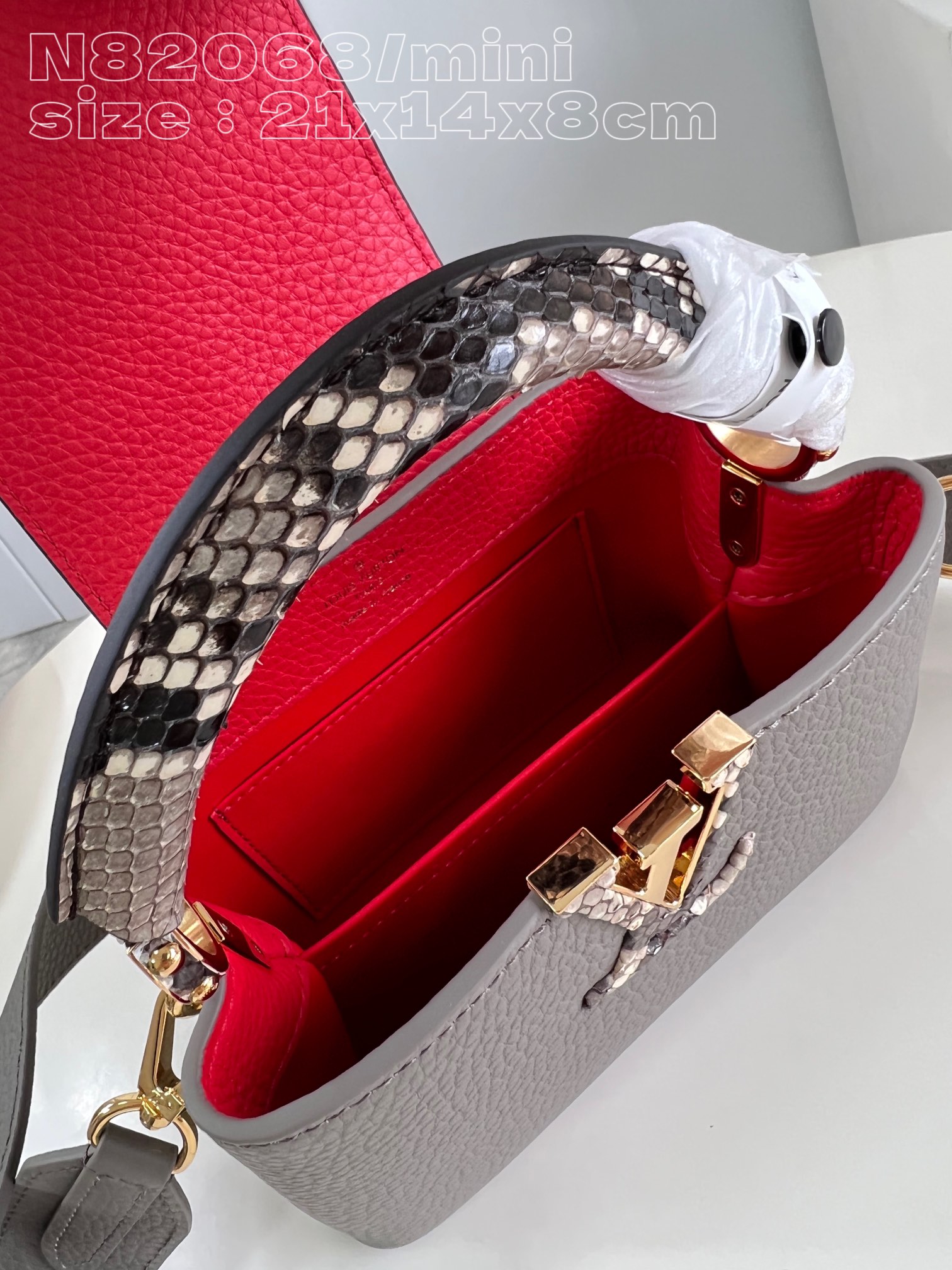 l**is V*t*n capucines mini bag