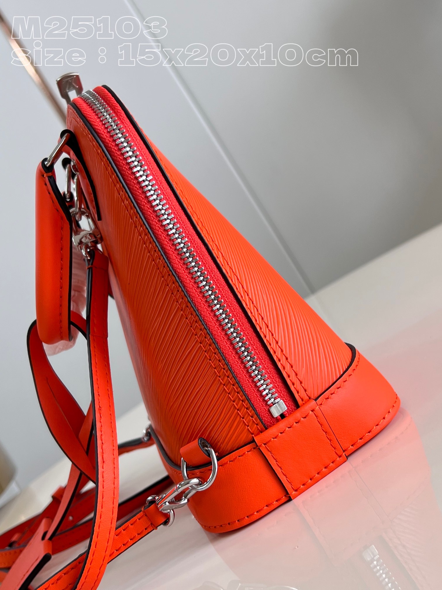 l**is V*t*n alma backpack