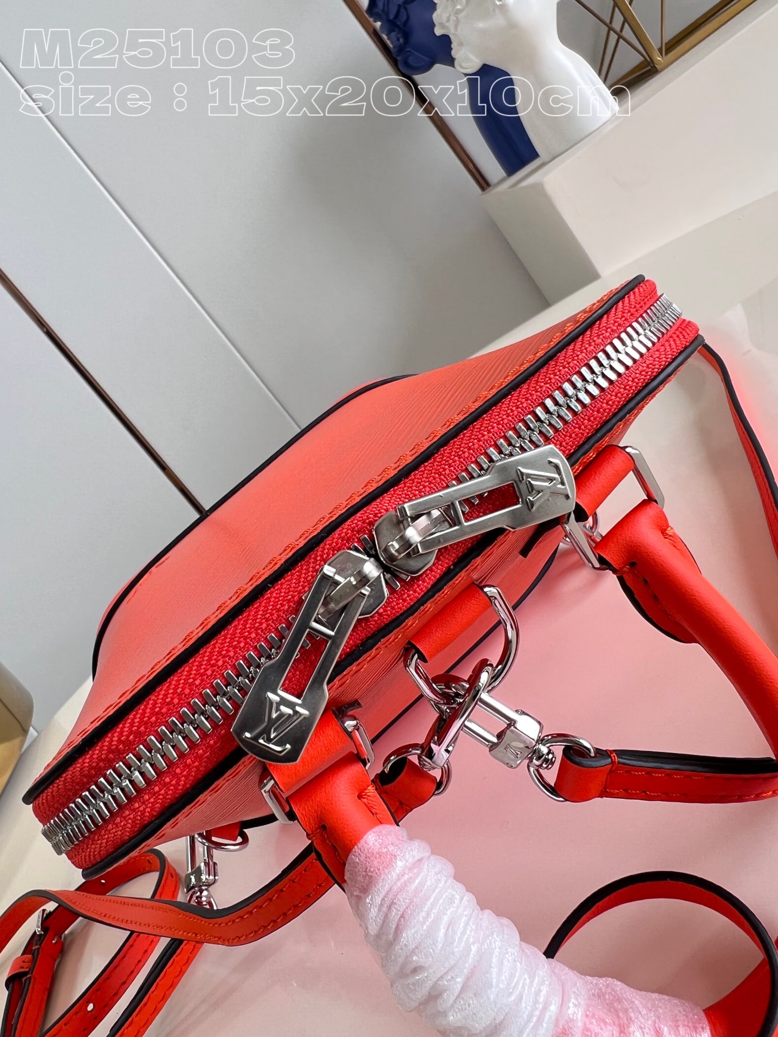 l**is V*t*n alma backpack