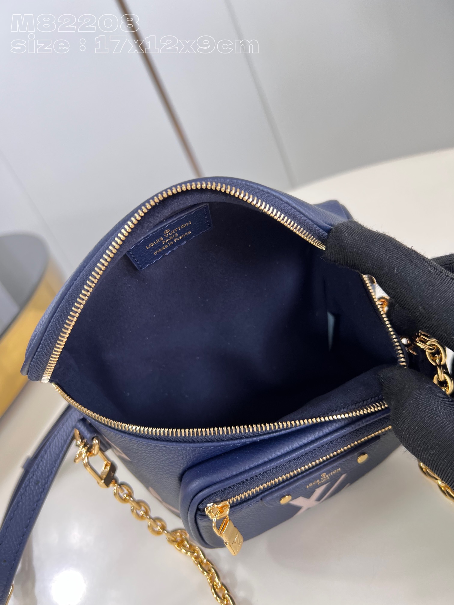 l**is V*t*n mini bumbag