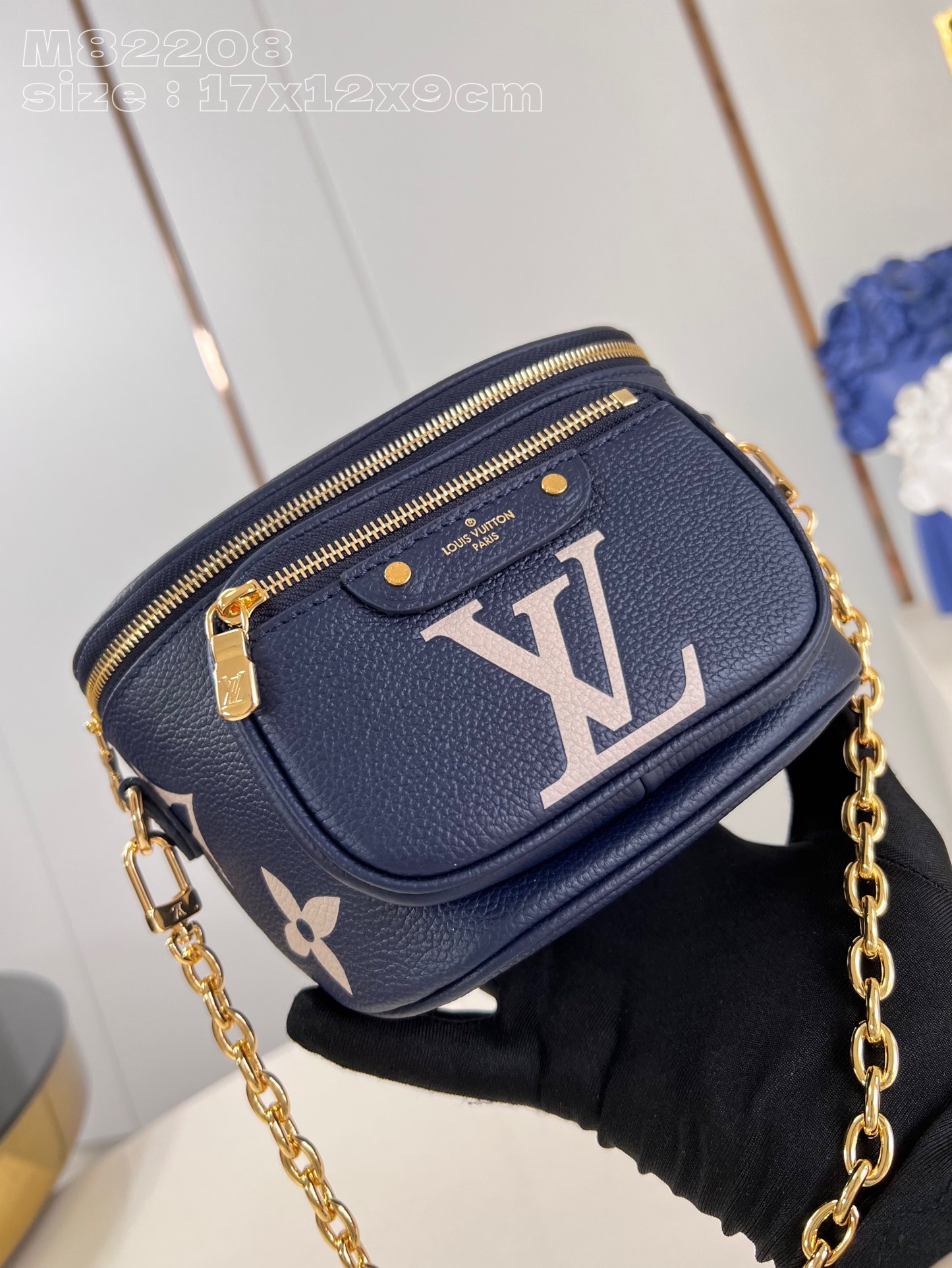l**is V*t*n mini bumbag