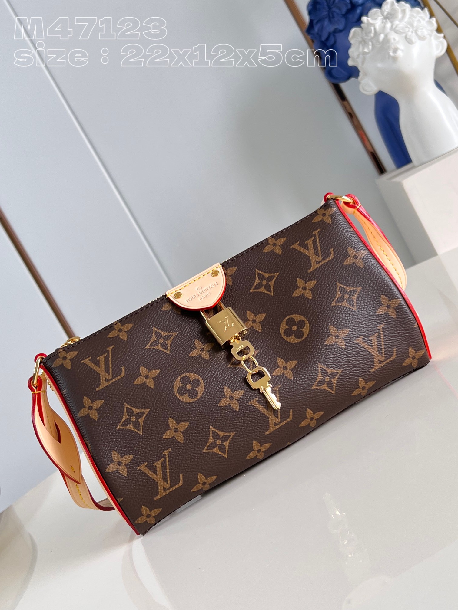 l**is V*t*n pochette tirette