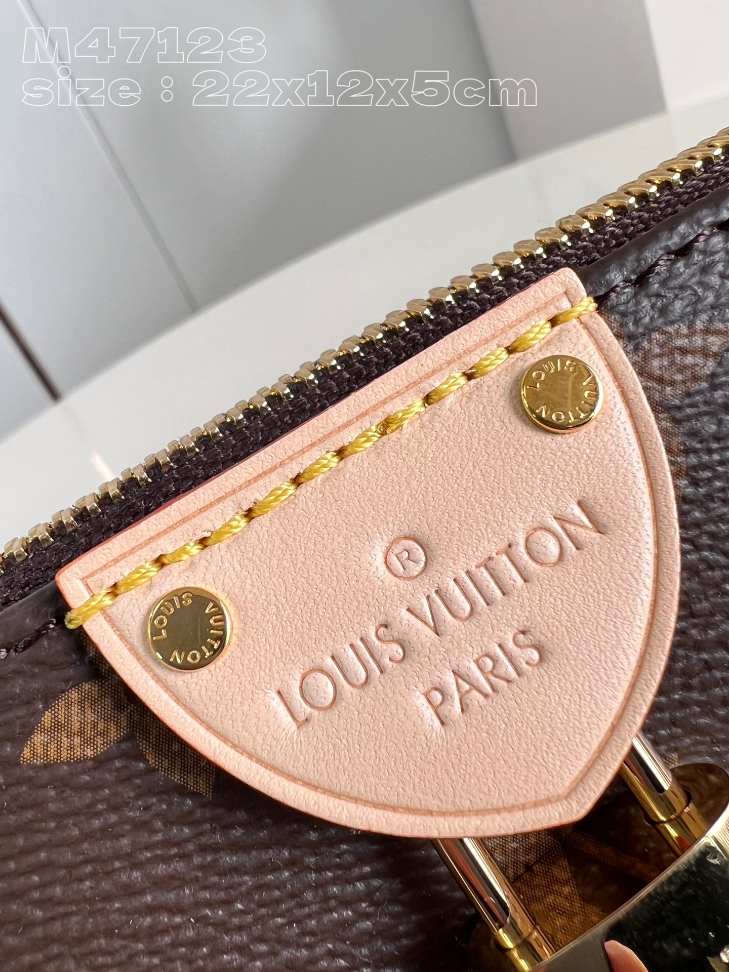 l**is V*t*n pochette tirette