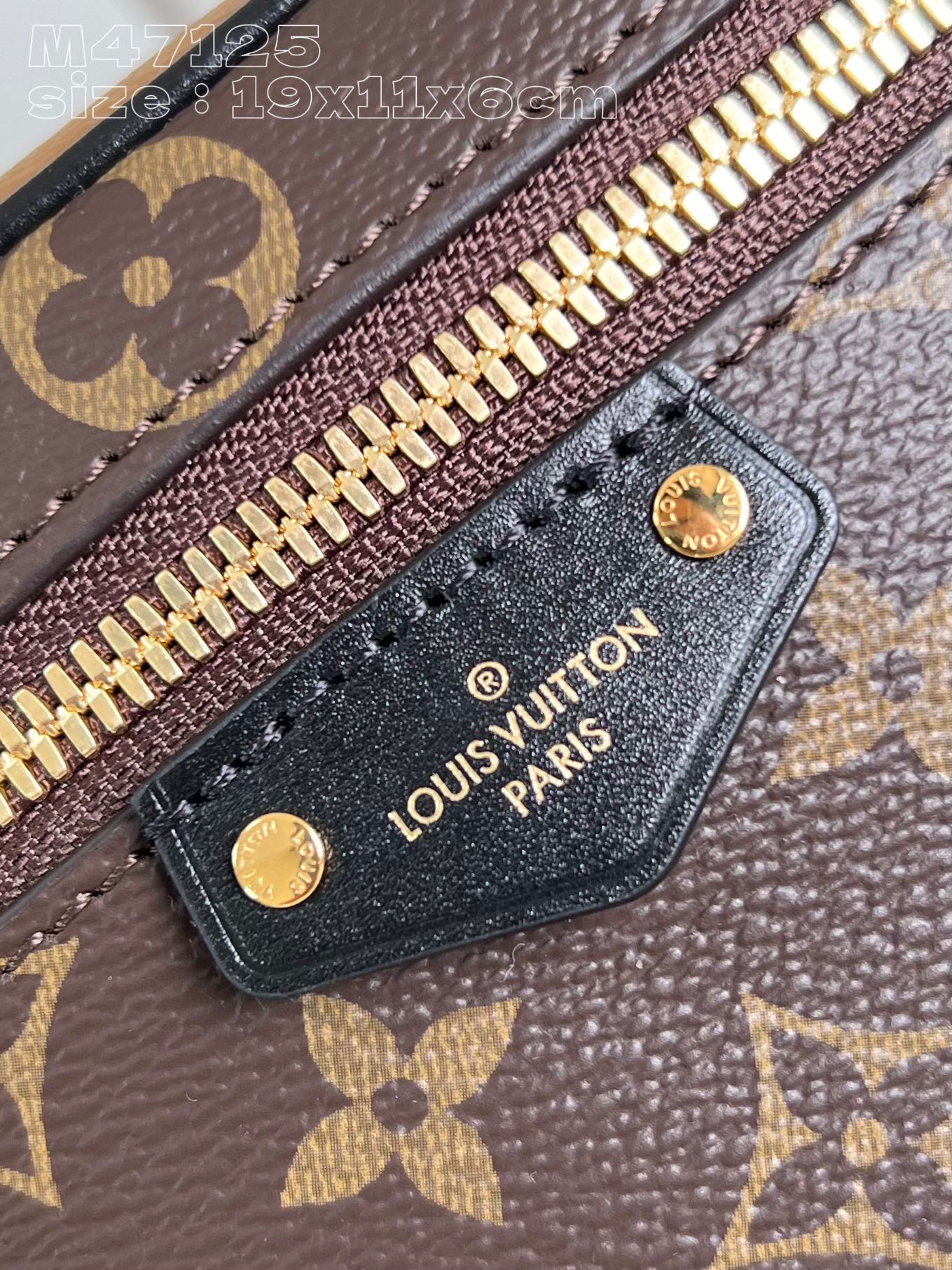 l**is V*t*n vanity chain pouch