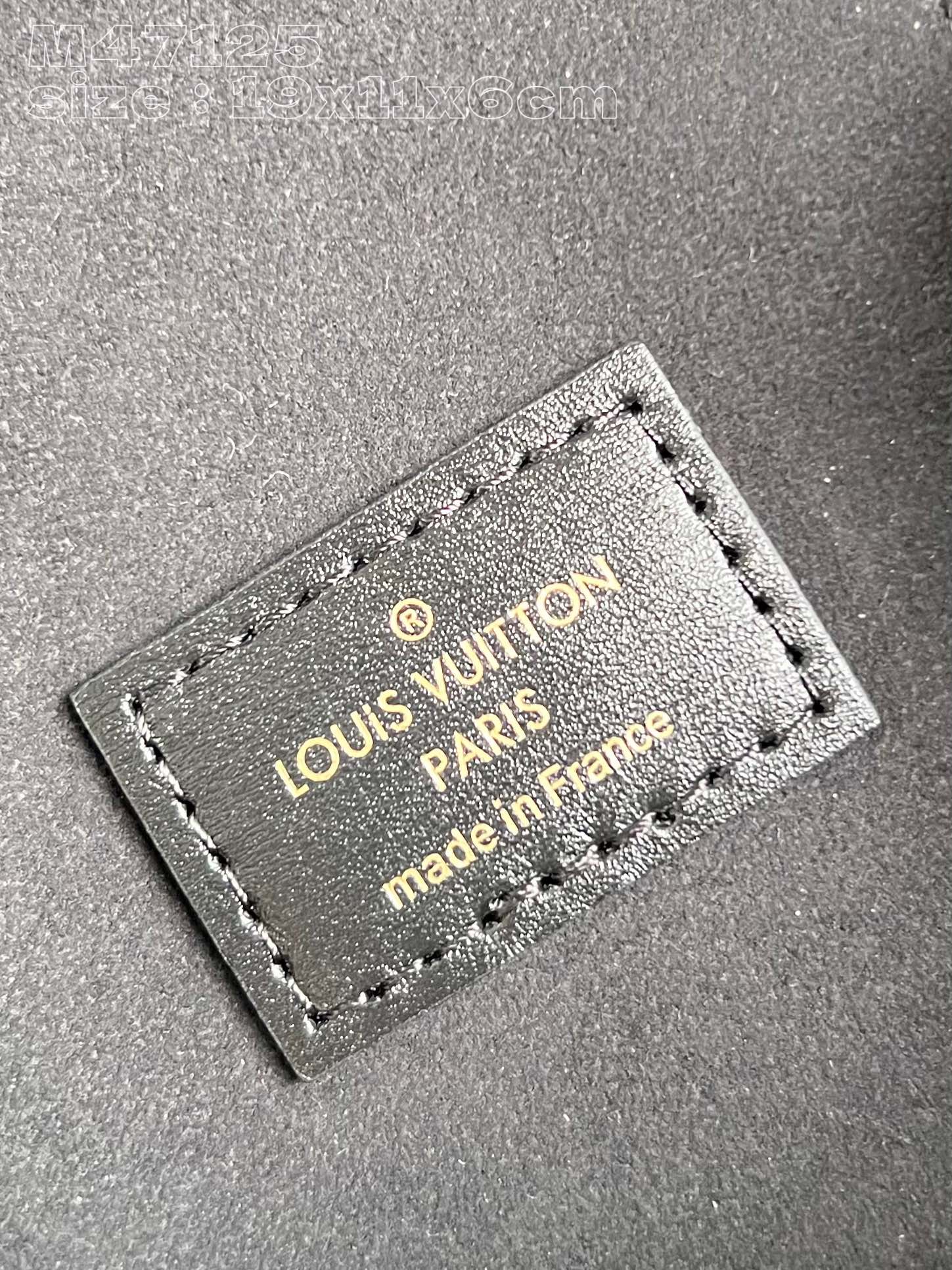 l**is V*t*n vanity chain pouch