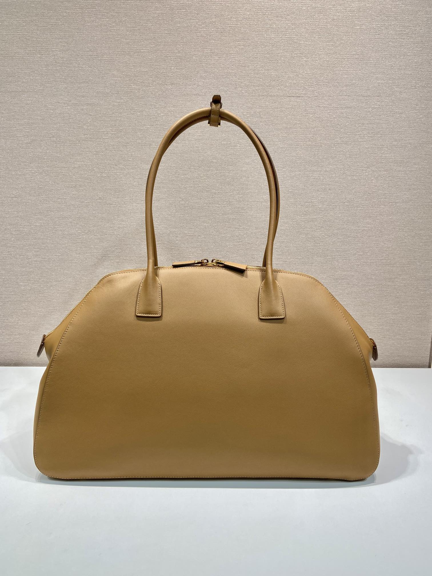 Large leather tote bag with zipper closure