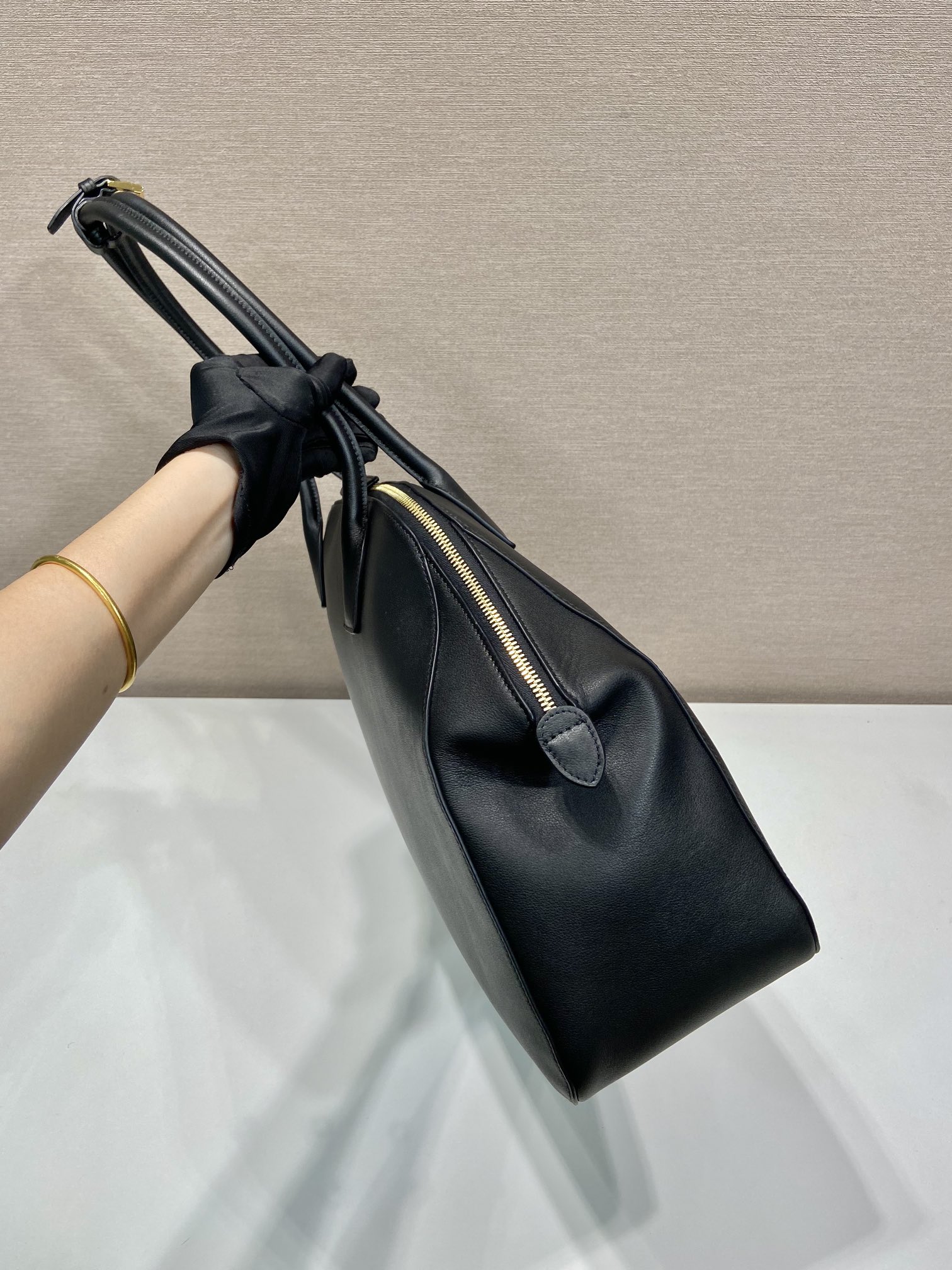 Large leather tote bag with zipper closure