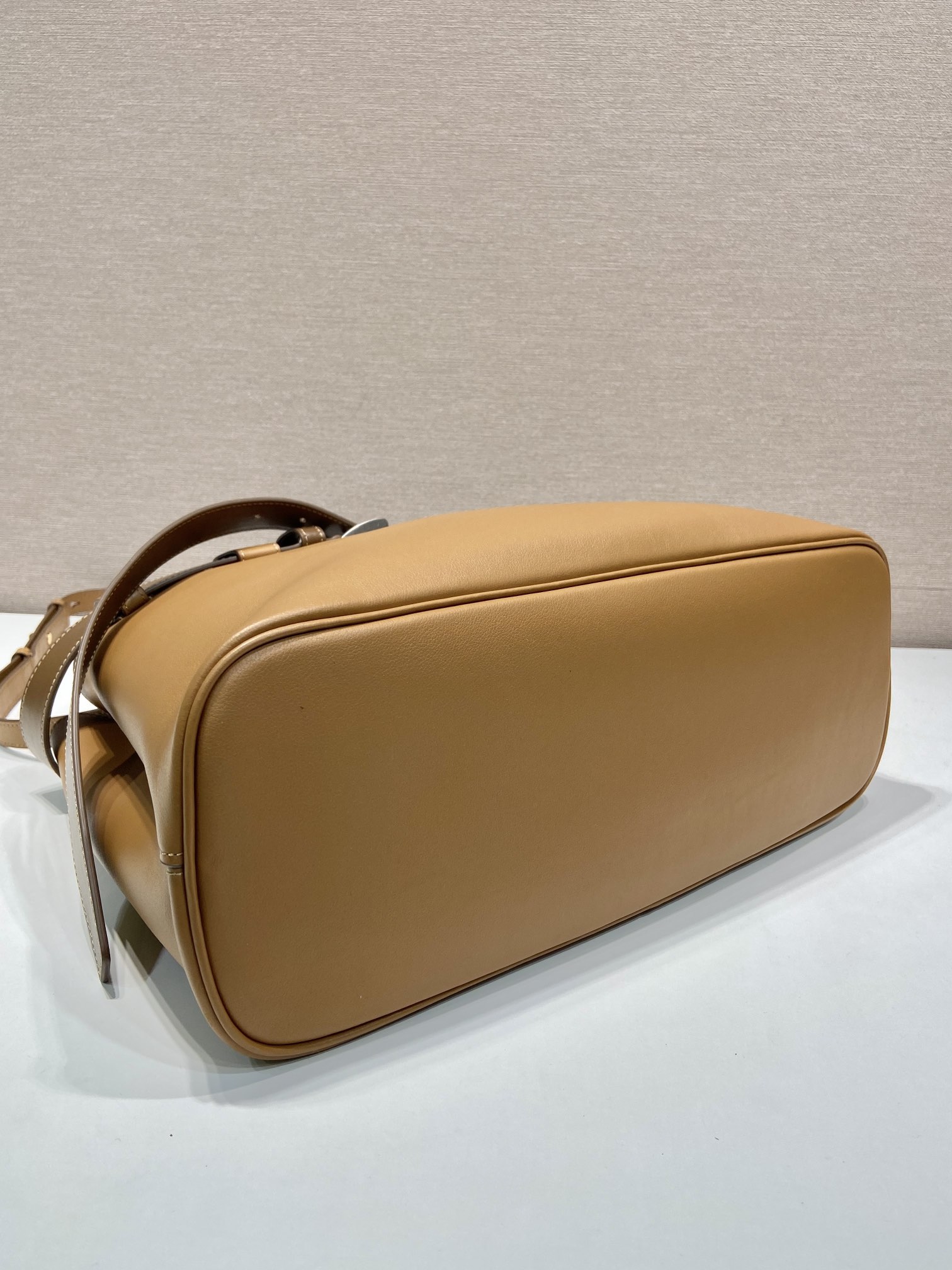 Pra*a buckle large leather handbag with belt