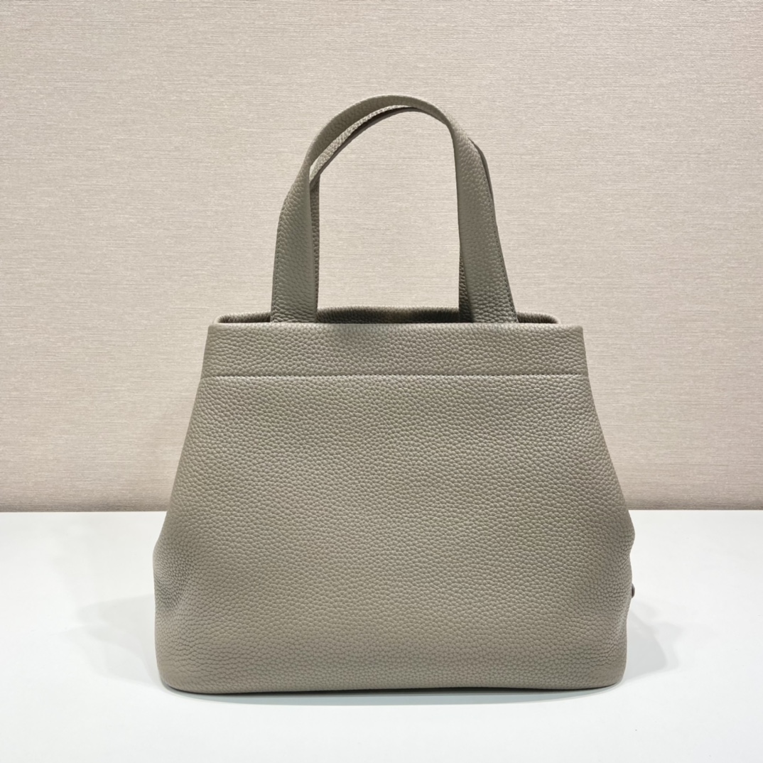 Pra*a tote bag