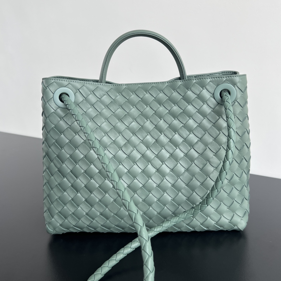 bo*te*ga Ve*ne*ta medium andiamo bag