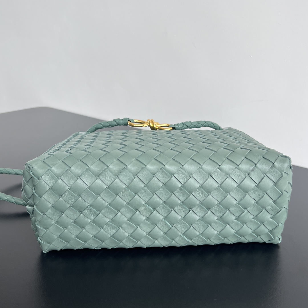 bo*te*ga Ve*ne*ta medium andiamo bag