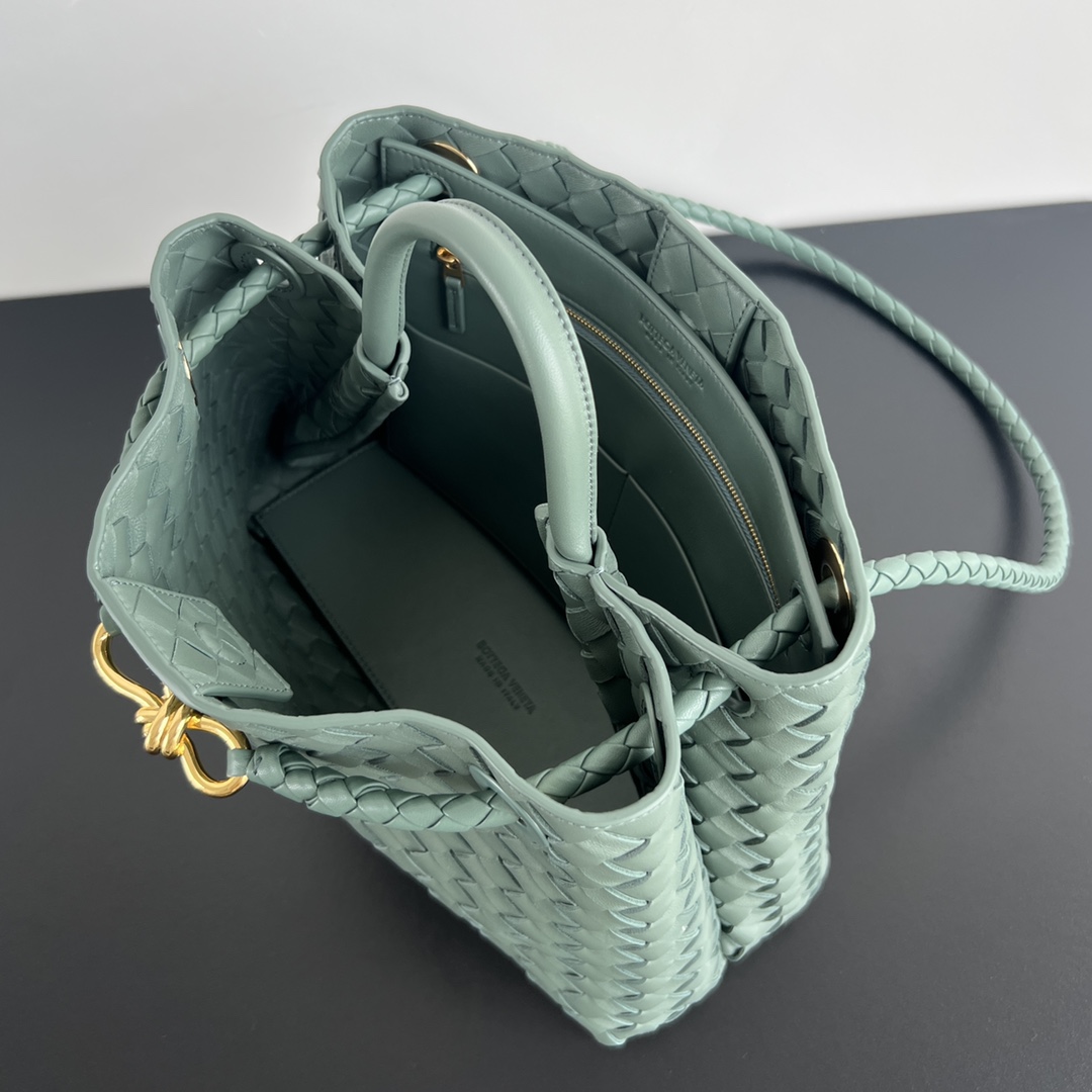 bo*te*ga Ve*ne*ta medium andiamo bag