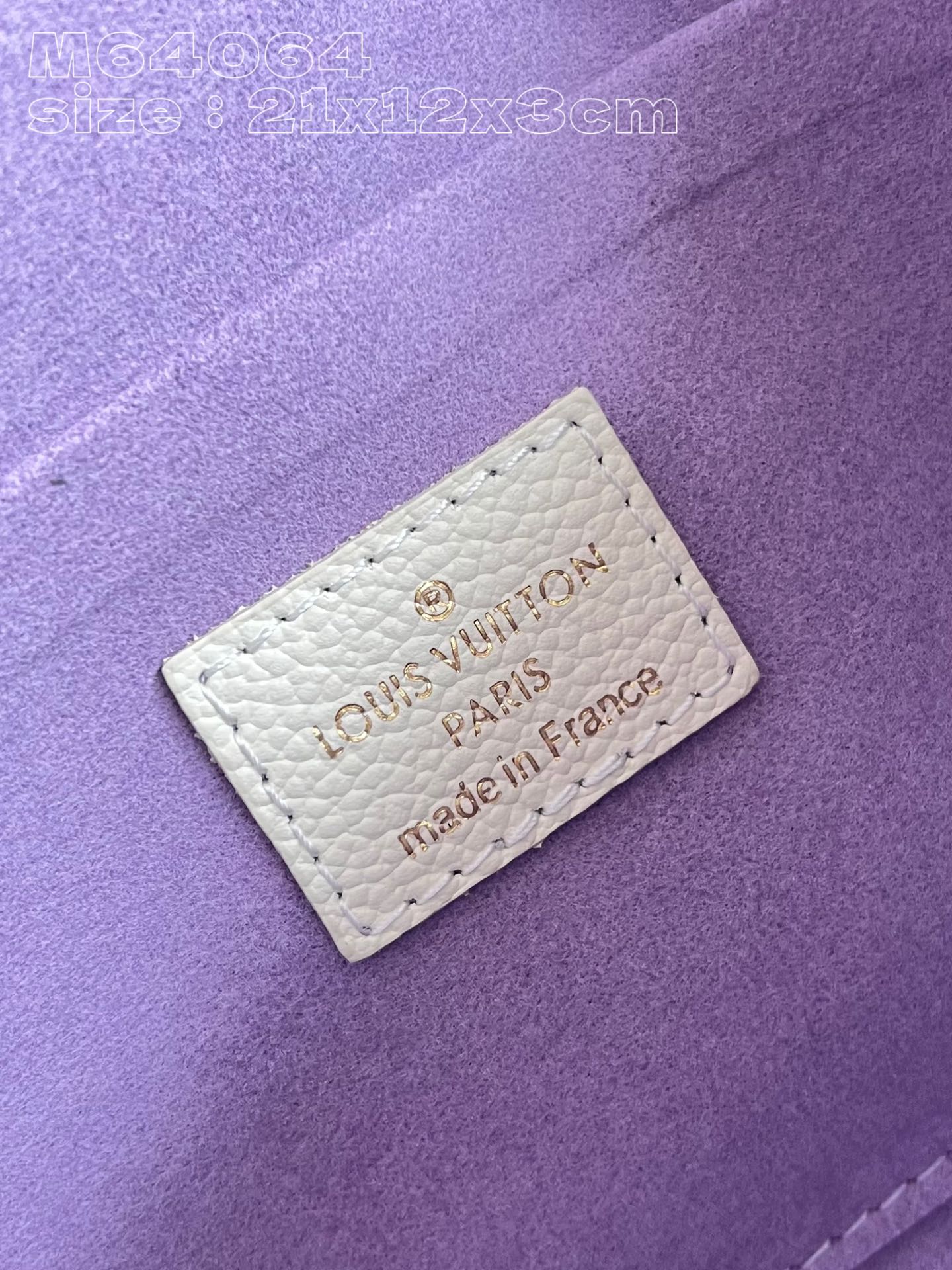 l**is V*t*n pochette félicie
