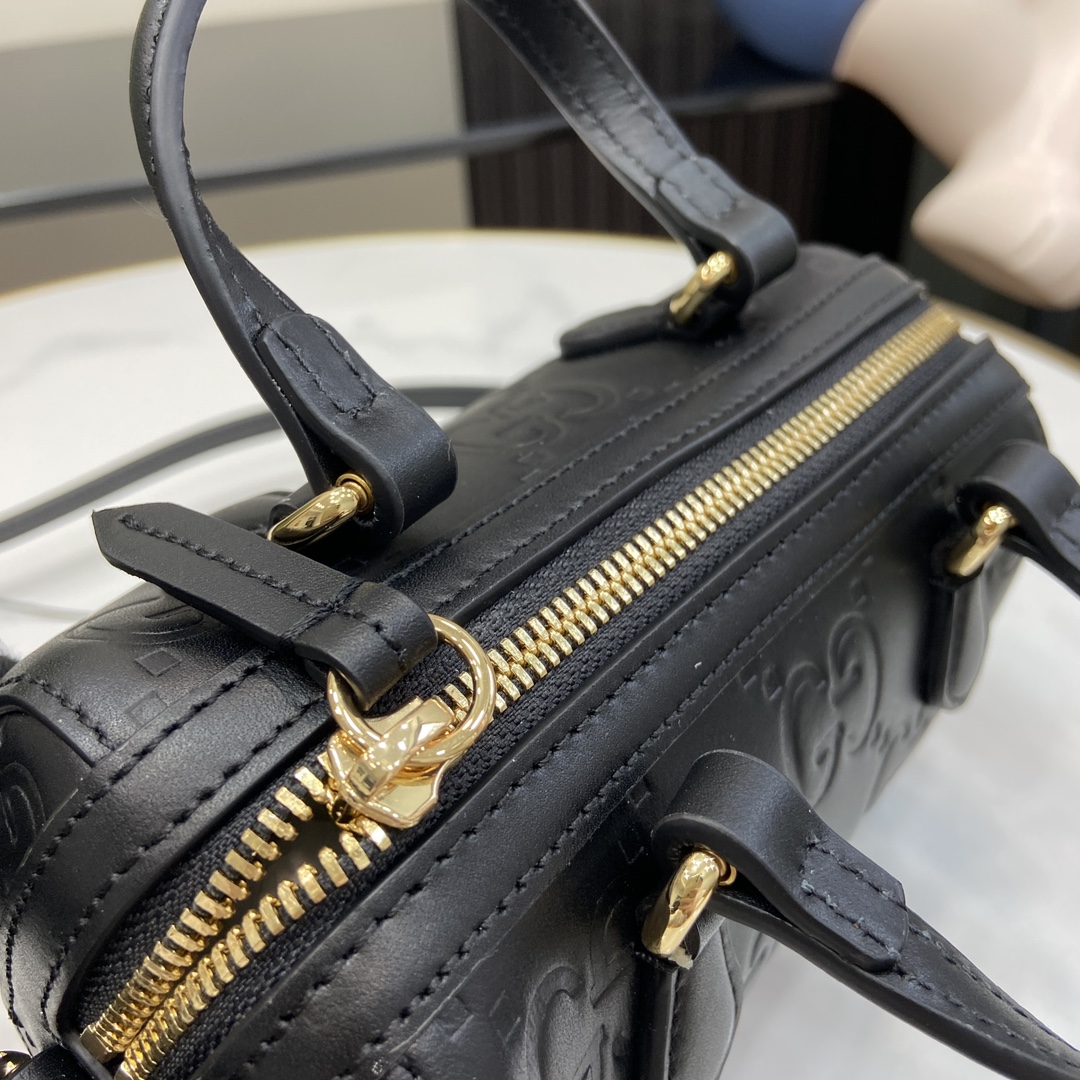 g*u*i gg S*per mini top handle bag