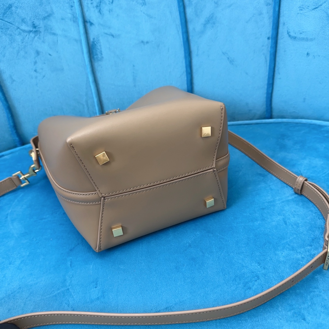 YSL LE 37 SMALL IN SHINY LEATHER