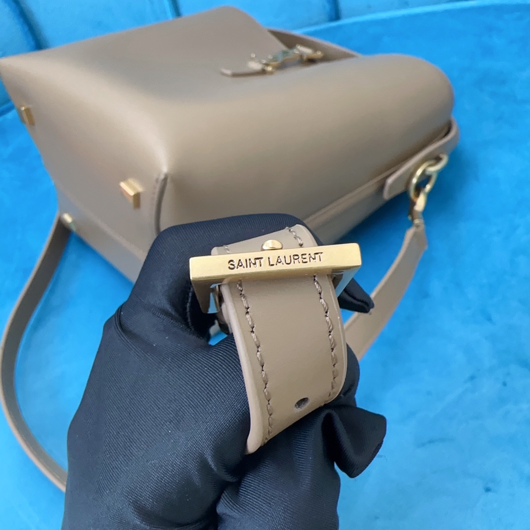 YSL LE 37 SMALL IN SHINY LEATHER