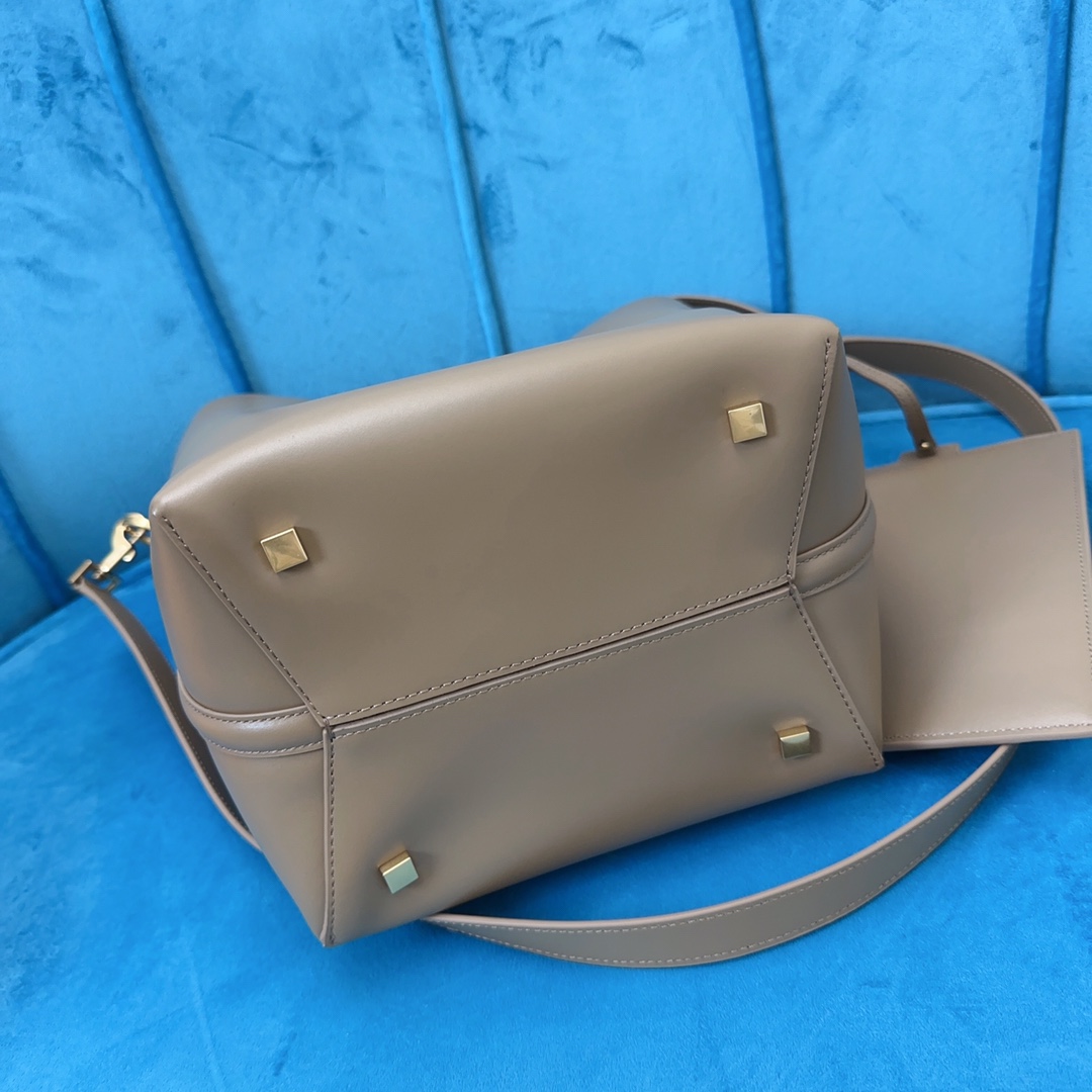 YSL LE 37 IN SHINY LEATHER