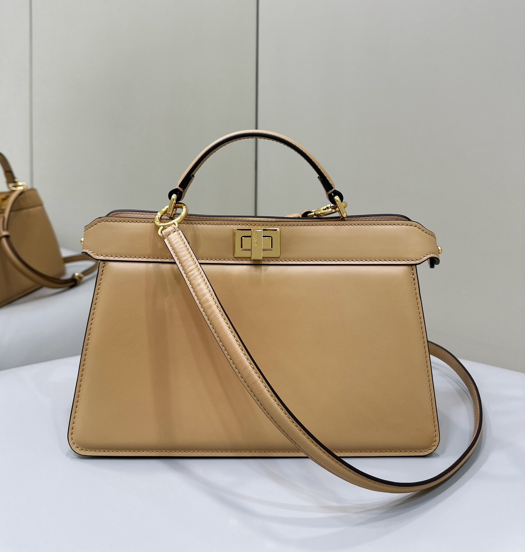 F**di peekaboo i see u medium bag