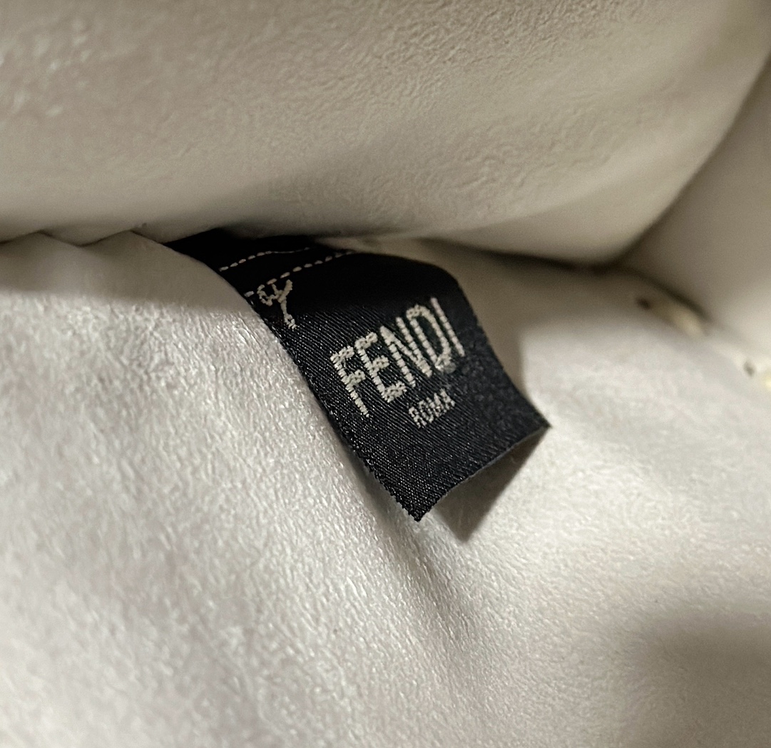 F**di peekaboo medium bag