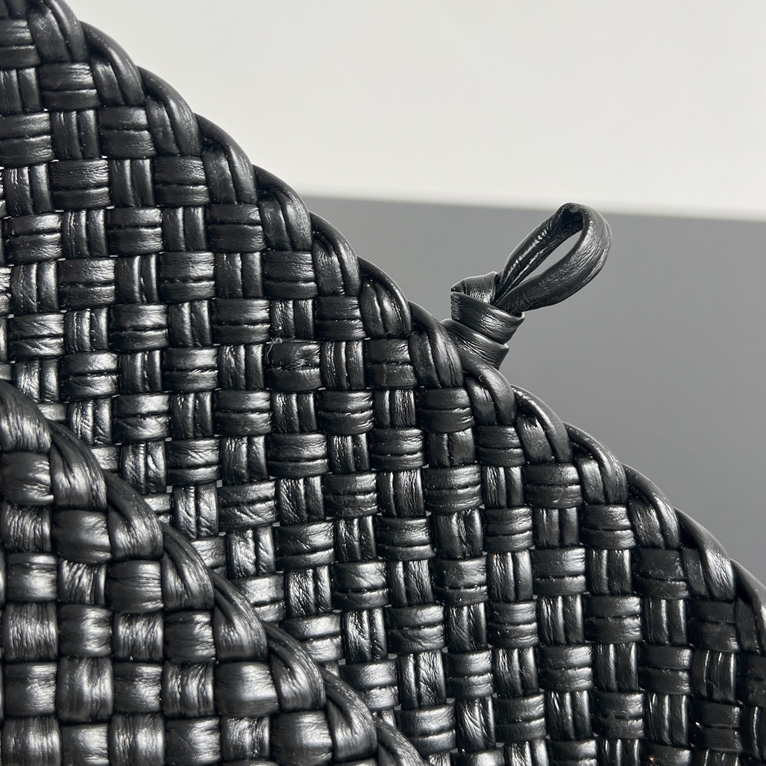 bo*te*ga Ve*ne*ta envelope bag