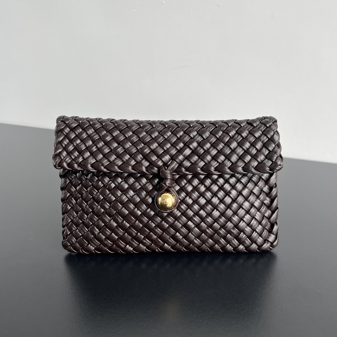 bo*te*ga Ve*ne*ta envelope bag