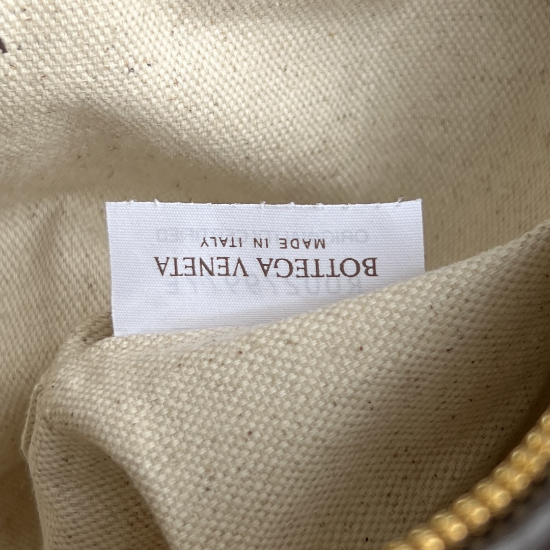 bo*te*ga Ve*ne*ta bv mini wallace
