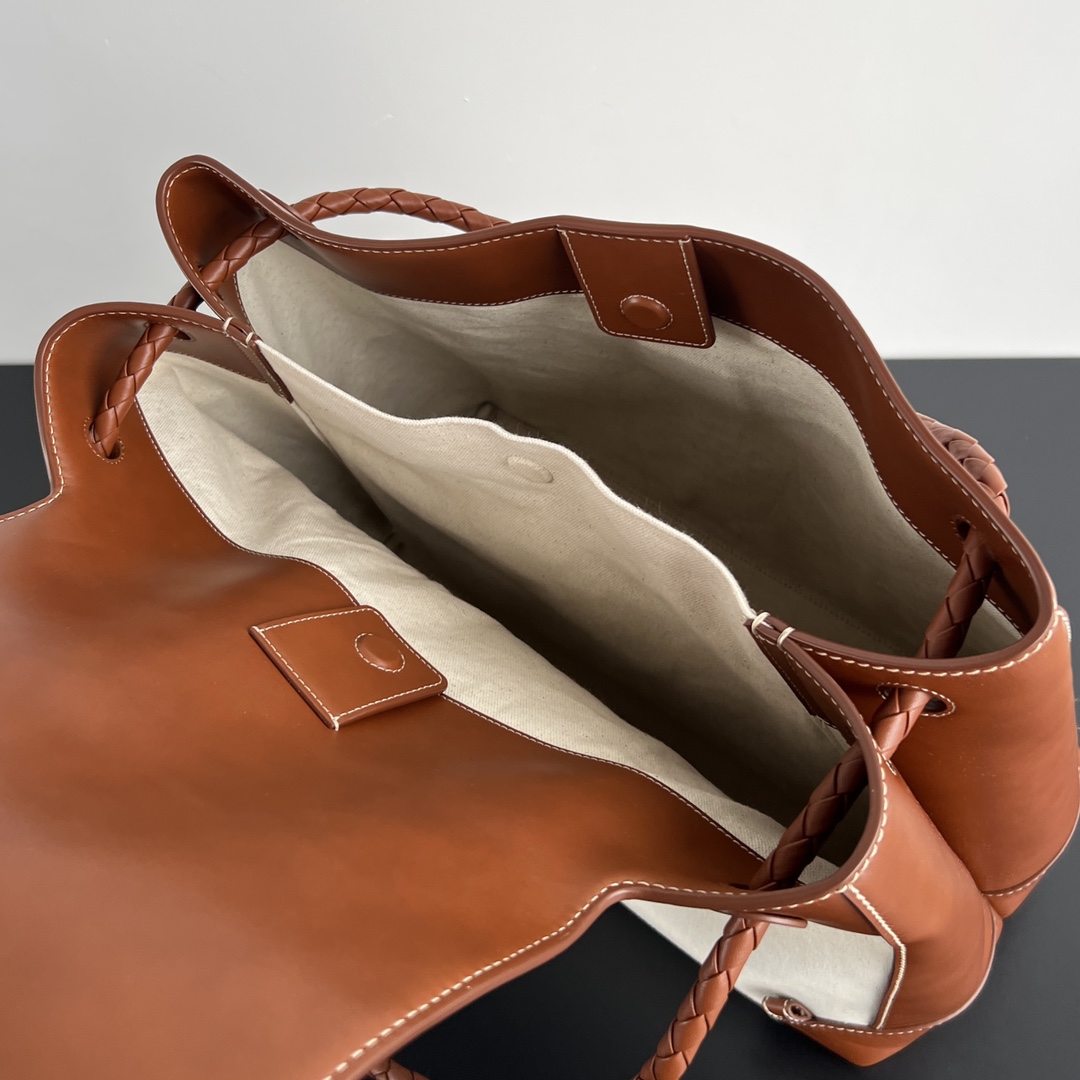 bo*te*ga Ve*ne*ta bv large andiamo backpack